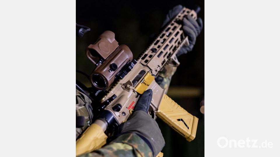 Bundeswehr erhält neues Sturmgewehr G95 Bild: Daniel Karmann/dpa