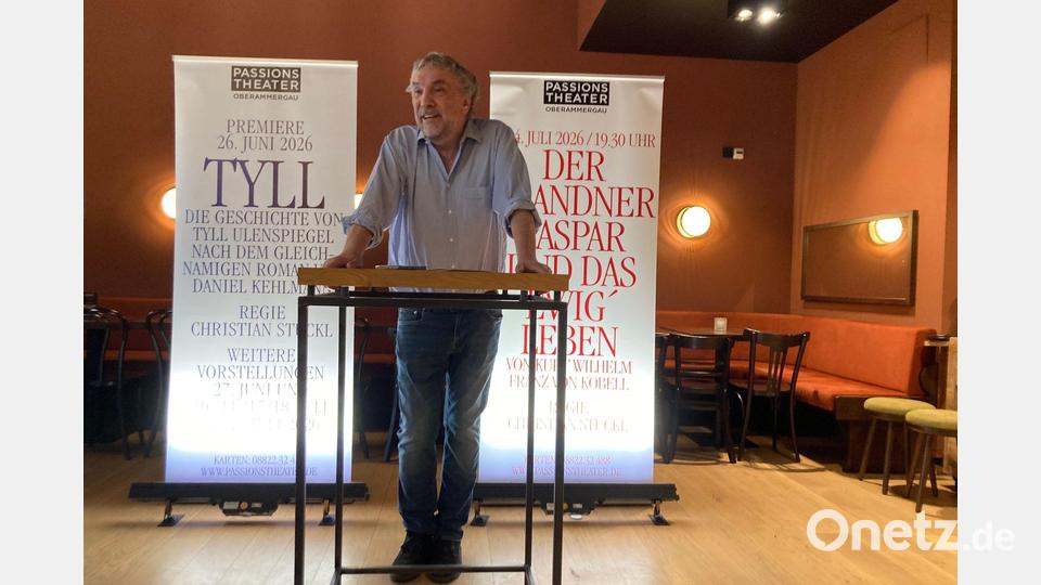 Christian Stückl bringt im Sommer die berühmte Geschichte des Till Eulenspiegel auf die Bühne. Bild: Sabine Dobel/dpa