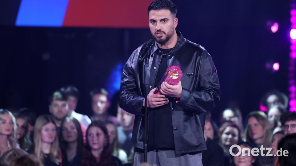 Als Brückenbauer mit Haltung ausgezeichnet: Tahsim Durgun wurde über Tiktok-Videos bekannt. Bild: Friso Gentsch/dpa