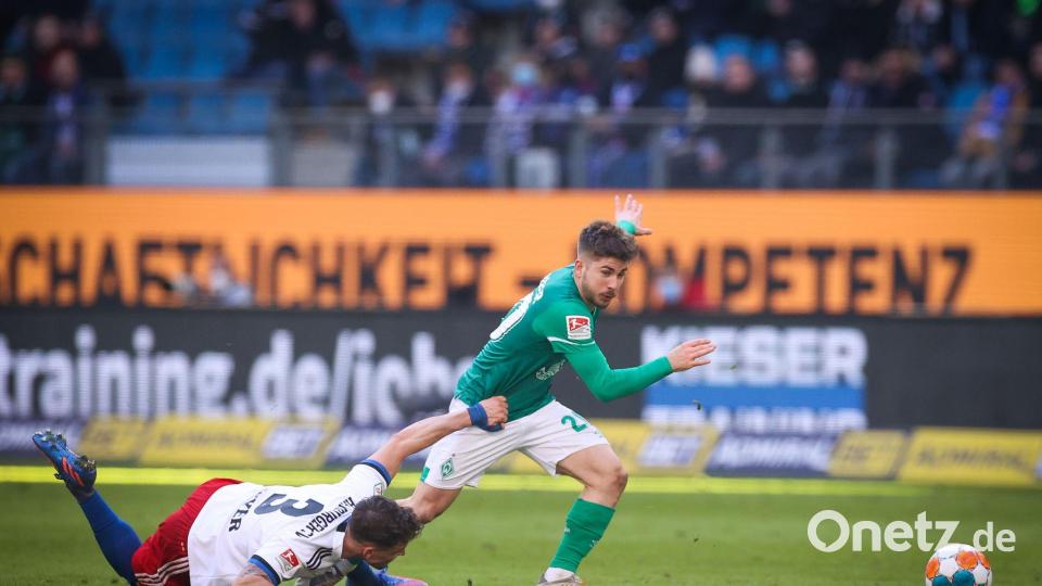 Letztmaliges Duell in der 2. Liga: Bremens Romano Schmid im Kampf um den Ball. Bild: Christian Charisius/dpa