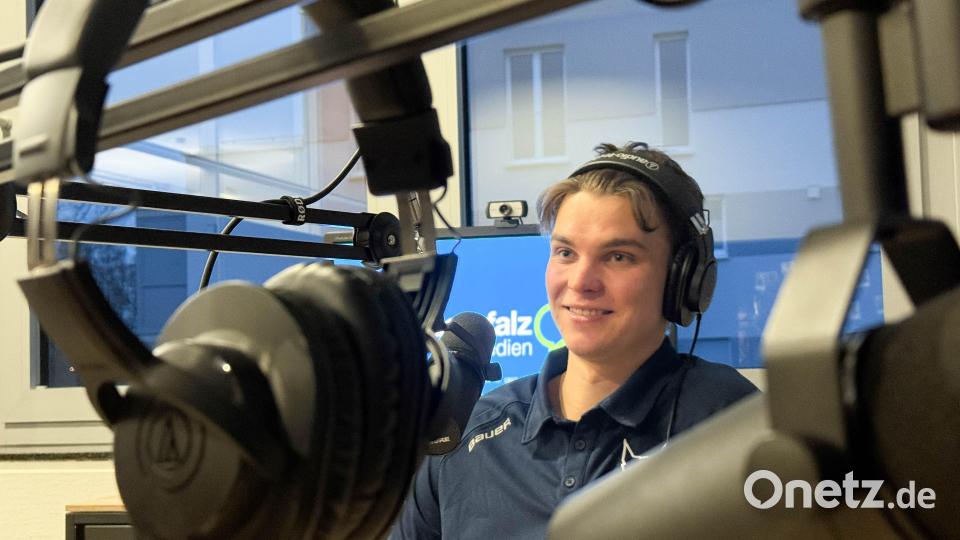 Constantin Vogt von den Blue Devils Weiden war in der neuen Folge des Podcasts &quot;Powerplay&quot; zu Gast. Bild: Gabi Schönberger