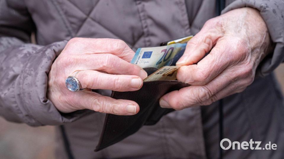 Blickpunkt Rente: Wie viel mehr oder weniger es künftig gibt, entscheidet sich im Bundestag. (Symbolbild) Bild: Sina Schuldt/dpa