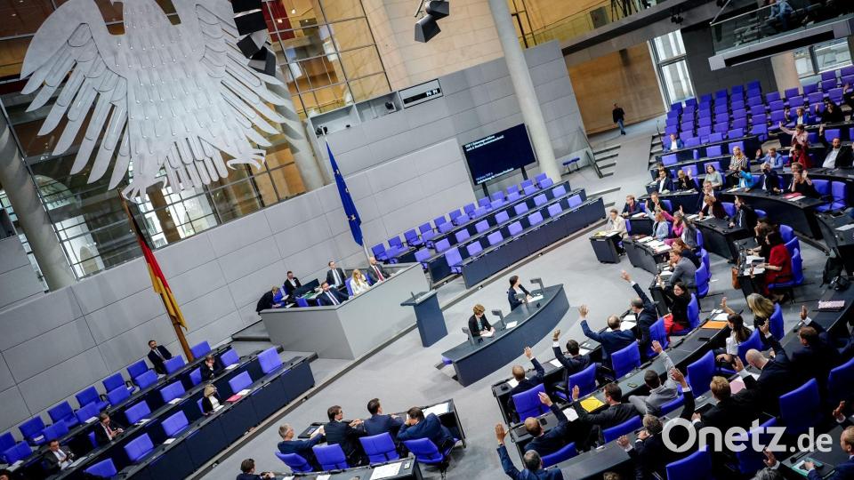 Im Plenum des Bundestags wird debattiert - und entschieden. (Archivfoto) Bild: Kay Nietfeld/dpa