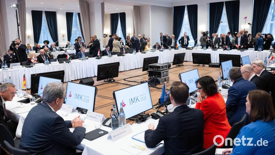 Auf der Innenministerkonferenz in Bremen haben die Innenminister über zahlreiche Themen diskutiert - unter anderem über Drohnenabwehr. Bild: Sina Schuldt/dpa