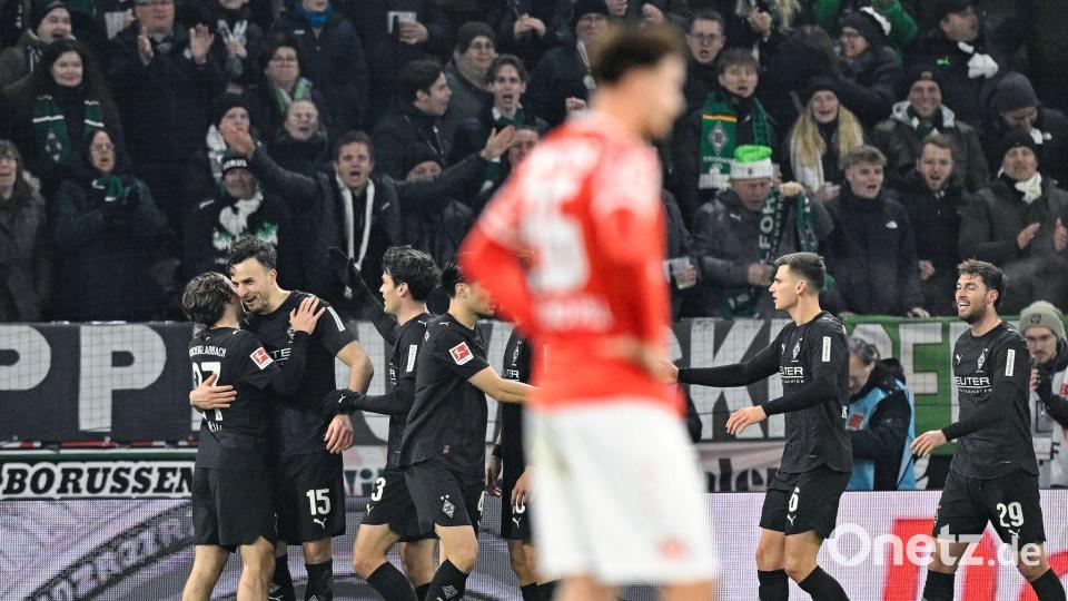 Gladbacher Jubel in Mainz: Der FSV bleibt Tabellenletzter. Bild: Uwe Anspach/dpa