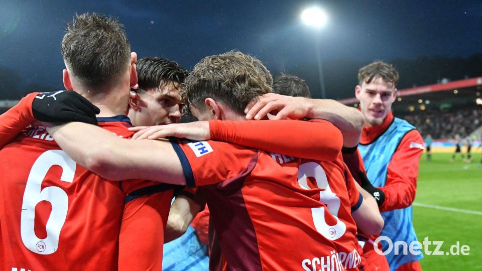 Heidenheim feiert einen wichtigen Heimsieg. Bild: Jan-Philipp Strobel/dpa