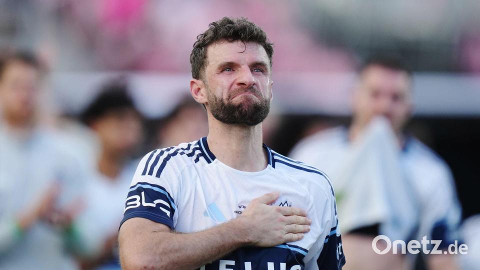 Thomas Müller von den Vancouver Whitecaps bedankt sich bei den Fans. Bild: Darryl Dyck/The Canadian Press/dpa