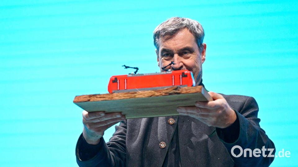 In Heidelberg gab es kein Lichtschwert, sondern einen Zug - im SPD-Rotton. Bild: Uwe Anspach/dpa