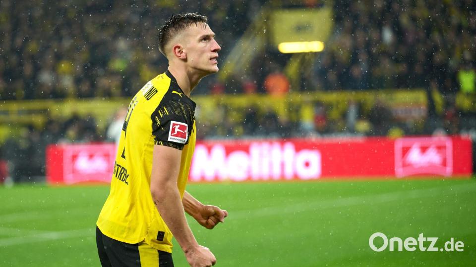 Nico Schlotterbeck feiert sein Tor Bild: Bernd Thissen/dpa