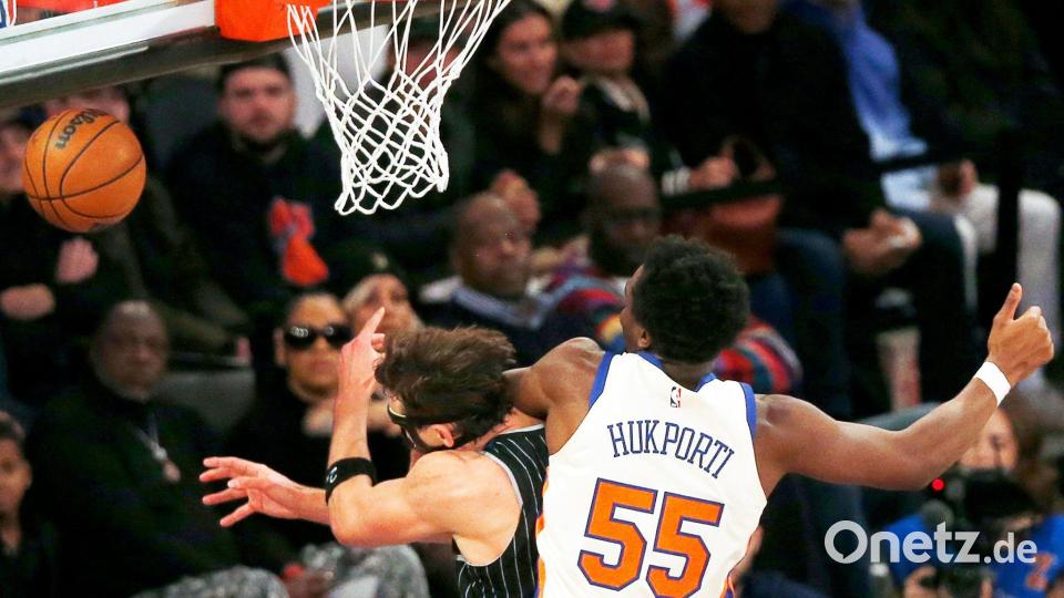 Franz Wagner (l) verletzte sich in New York. Bild: John Munson/AP/dpa