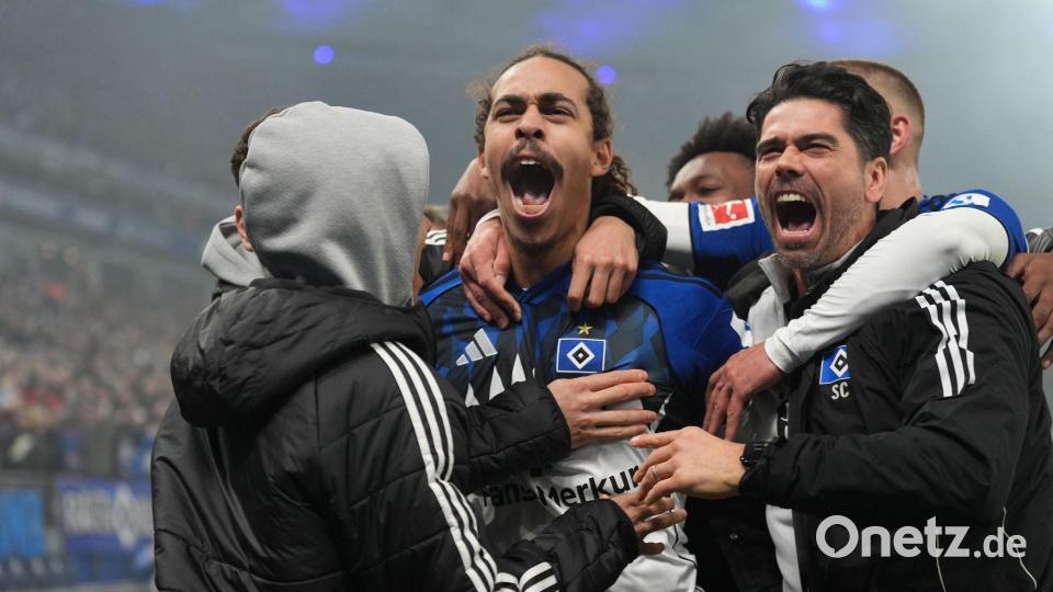 Derbysieger: Yussuf Poulsen und seine Mitspieler des Hamburger SV nach dem 3:2 gegen Werder Bremen. Bild: Marcus Brandt/dpa
