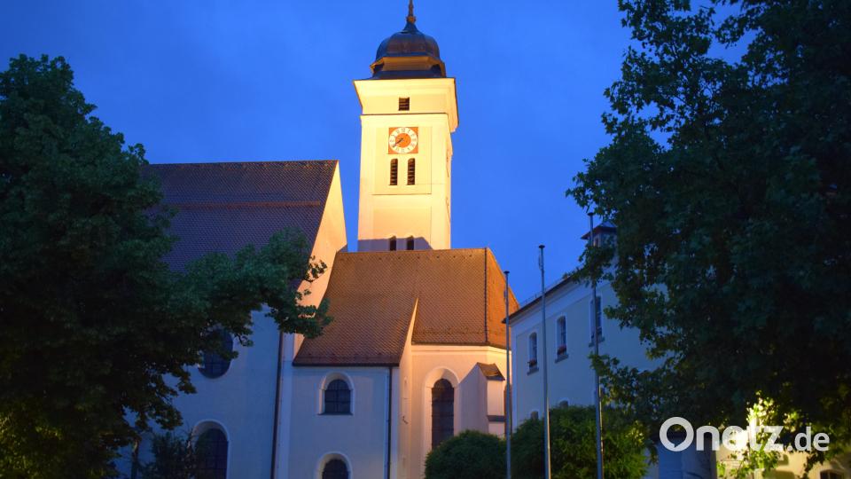 Um die Geschichte von Pfreimd geht es in der Jahresschrift &quot;Der Stadtturm&quot;. Im Bild der Turm der Stadtpfarrkirche Mariä Himmelfahrt. Archivbild: bnr