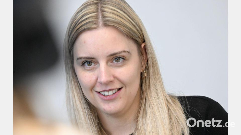 Mit dem Unternehmen von Jeff Bezos fliegt Michaela Benthaus bald für einige Minuten in den Weltraum. Bild: Felix Hörhager/dpa