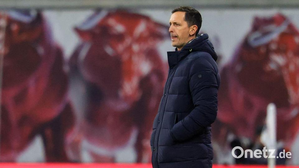 Nimmt seine Mannschaft in die Pflicht: Eintracht-Trainer Dino Toppmöller. Bild: Jan Woitas/dpa