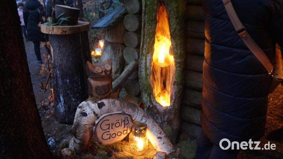 Ausgehöhlte Baumstümpfe dienten als Beleuchtung. Bild: wel