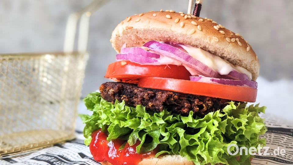 Ein neues Gutachten im Auftrag von Foodwatch hält ein EU-Verbot für Begriffe wie „Veggie-Burger“ für rechtswidrig. Bild: Doreen Hassek/haupstadtkueche.blogspot.com/dpa-tmn