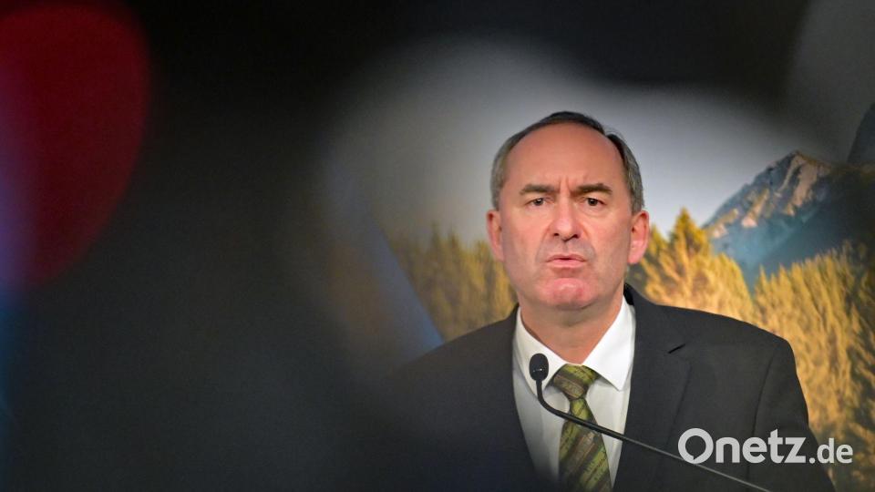 Wirtschaftsminister Hubert Aiwanger (Freie Wähler) hofft auf eine große Nutzung von Gewässerthermie in Bayern. (Archivbild) Bild: Malin Wunderlich/dpa