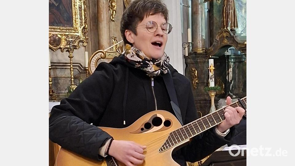 Sopranistin Theresa Uhl überzeugte unter anderem mit dem Adventslied „Dezember-Träume“. Bild: mas