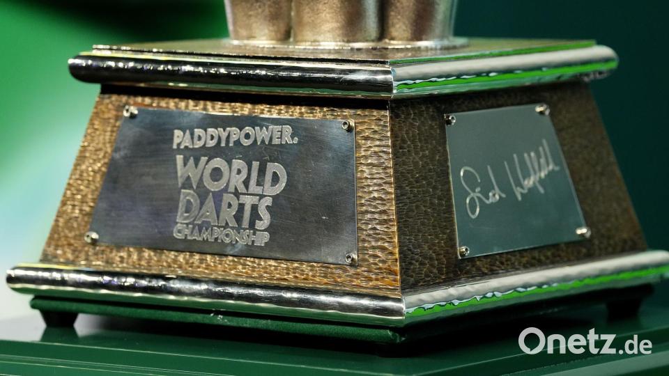 Pokal der Darts-WM in London. (Archivbild) Bild: Zac Goodwin/PA Wire/dpa