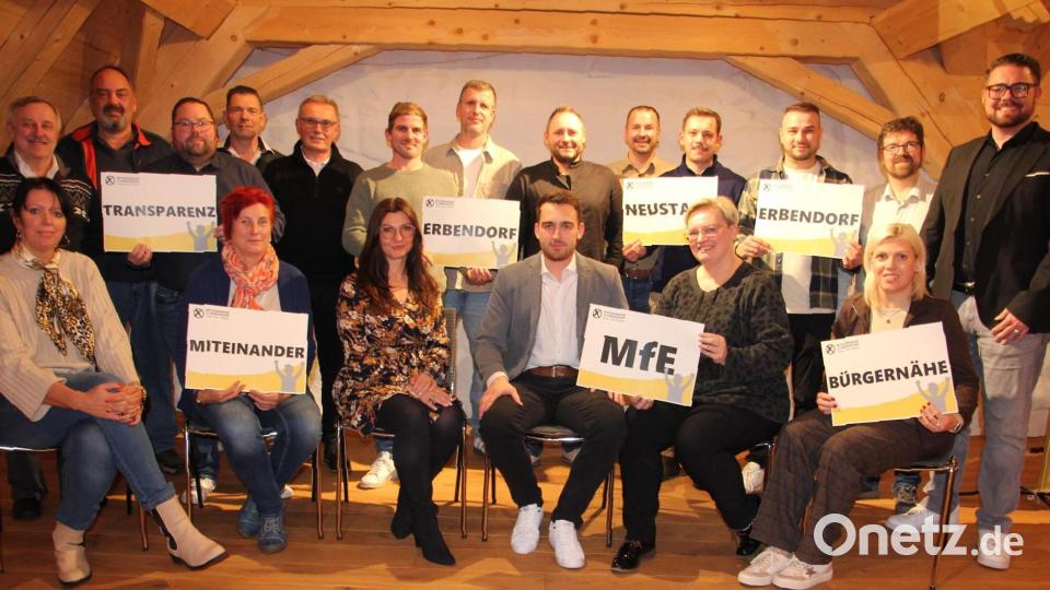 20 Stadtratskandidaten, darunter Bürgermeisterkandidat, David Frischholz, sind von der Wählervereinigung "Miteinander für Erbendorf" nominiert worden. Bild: kro