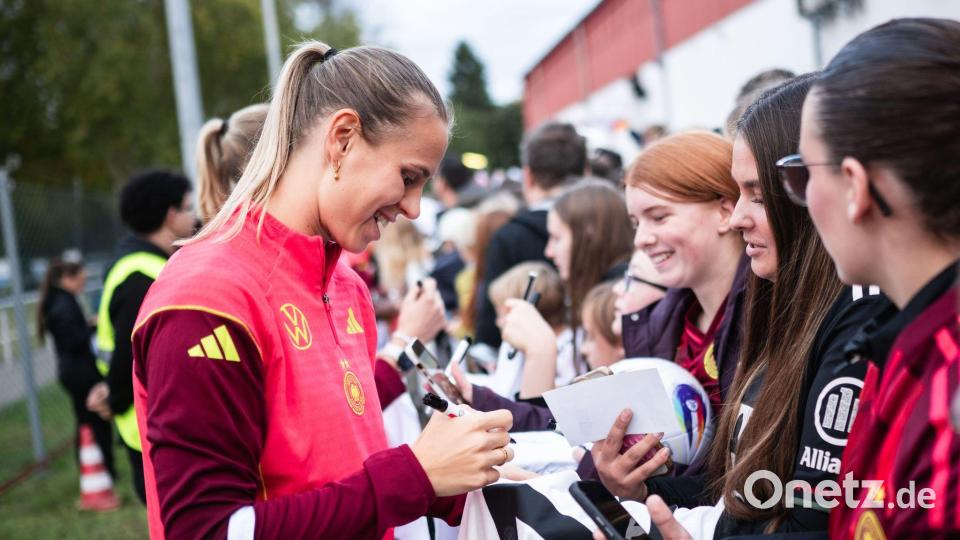 Im Nationalteam ist das Interesse an Bayerns Klara Bühl &amp; Co. deutlich größer als in der Bundesliga. Bild: Marius Becker/dpa