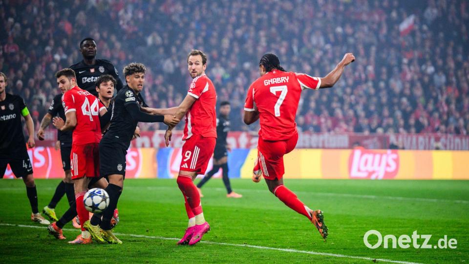 Serge Gnabry (r) traf zum 1:1. Bild: Tom Weller/dpa
