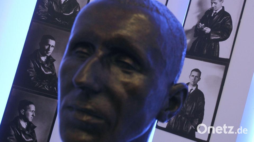 Mit einem Museum, einem Kulturfestival und einem Literaturpreis erinnert die Stadt Augsburg an ihren berühmten Sohn Bertolt Brecht. (Archivfoto) Bild: picture alliance / dpa