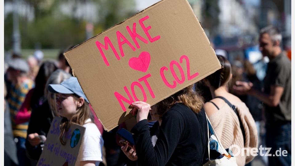 Die EU setzt sich neues Ziel für weniger Treibhausgasemissionen. (Archivbild) Bild: Sven Hoppe/dpa