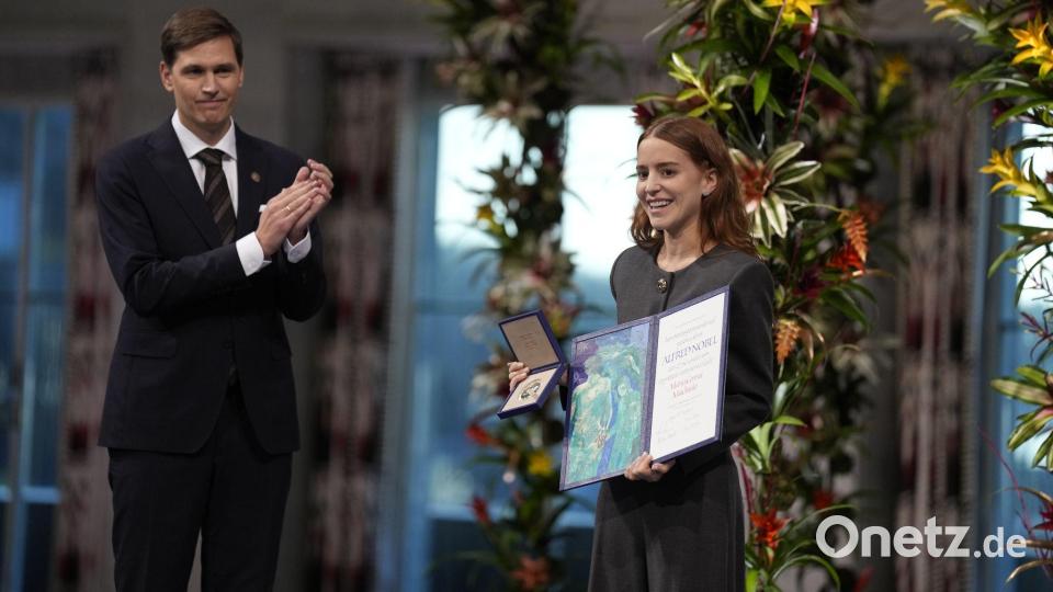 Machados Tochter Ana Corina Sosa nahm den Preis im Namen ihrer Mutter entgegen. Bild: Ole Berg-Rusten/NTB Scanpix Pool/AP/dpa