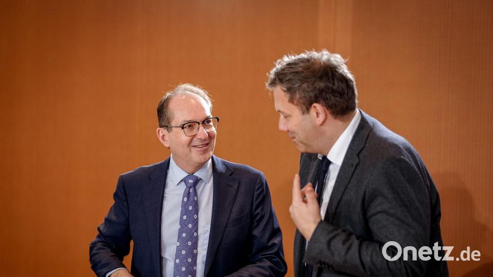 Der Entwurf aus dem Haus von Bundesinnenminister Alexander Dobrindt (CSU) ist nicht der erste Versuch, das Problem der Scheinvaterschaften zu lösen. Bild: Kay Nietfeld/dpa