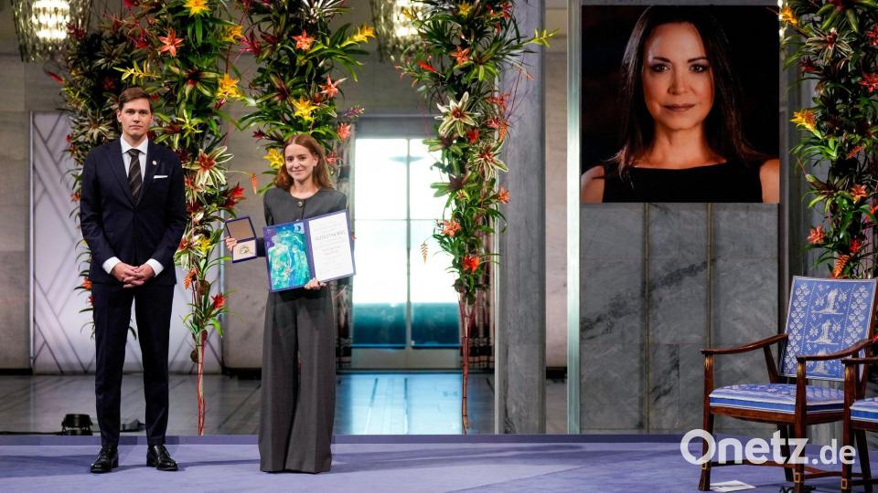Tochter von Maria Corina Machado nimmt Friedensnobelpreis für ihre Mutter in Oslo entgegen Bild: Ole Berg-Rusten/NTB Scanpix Pool/AP/dpa