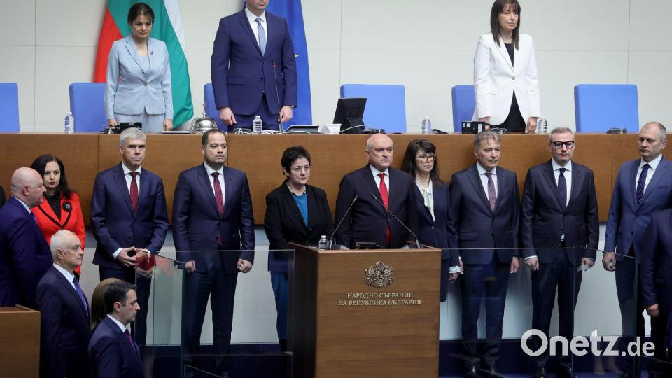 Unter dem Druck von Straßenprotesten ist die Regierung von Bulgariens Ministerpräsident Rossen Scheljaskow zurückgetreten. Bild: Valentina Petrova/AP/dpa