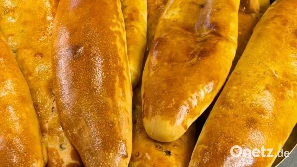 Der Hefeteig der Pide kann auch über der Füllung geschlossen werden. Bild: Aysel Özdemir