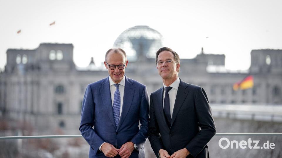 Kanzler Merz und Nato-Generalsekretär Rutte führten ein Gespräch unter vier Augen. Bild: Kay Nietfeld/dpa