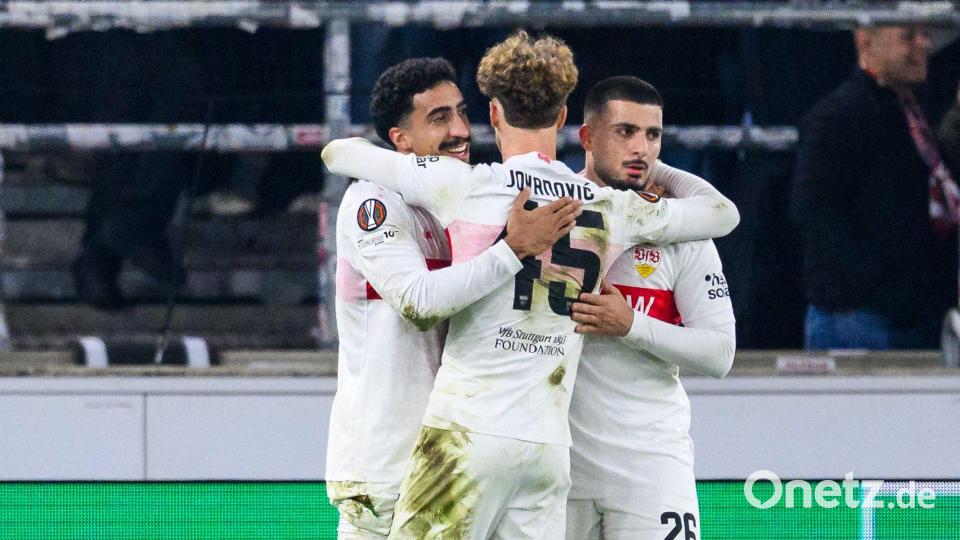 Tiago Tomás jubelt über sein Tor zum 2:0. Bild: Tom Weller/dpa