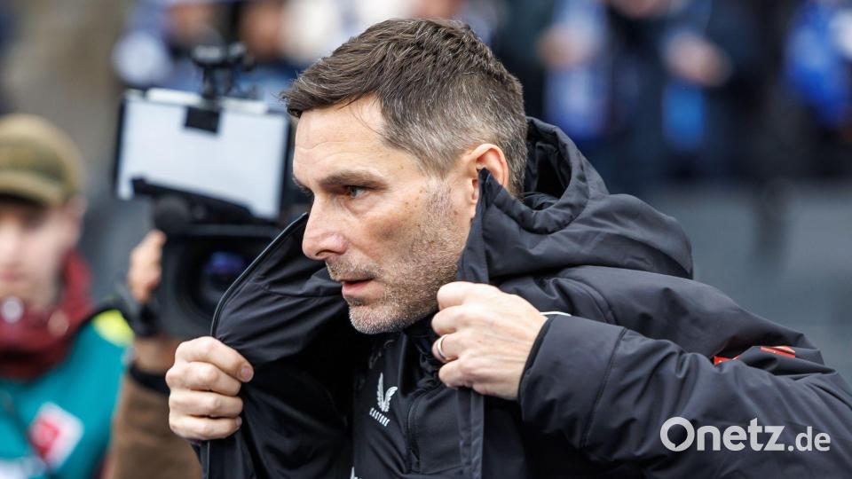 Hertha-Trainer Stefan Leitl trifft auf seinen Ex-Club. (Archivbild) Bild: Andreas Gora/dpa