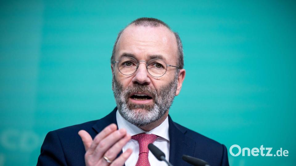 Manfred Weber (CSU) ist Vorsitzender der EVP-Fraktion im Europaparlament. (Archivbild) Bild: Michael Kappeler/dpa