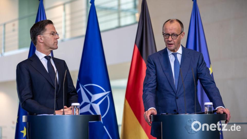 Kanzler Merz und Nato-Generalsekretär Rutte treten gemeinsam vor die Presse. Bild: Michael Kappeler/dpa