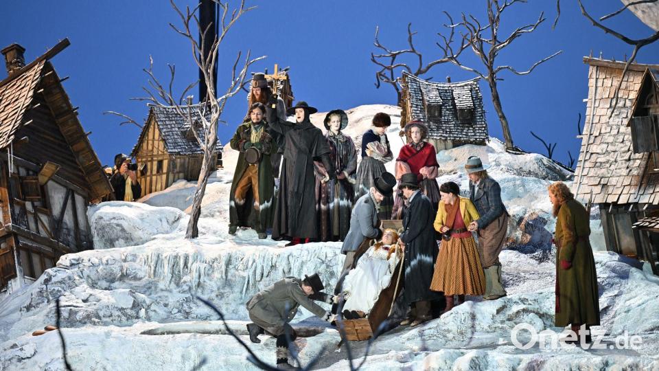 Bei 28 Aufführungen können die Statisten dabei sein. (Archivbild) Bild: Felix Kästle/dpa