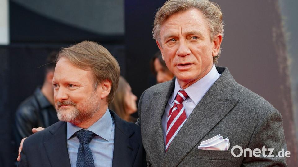 Filmemacher Rian Johnson und Ex-007 Daniel Craig präsentieren ihren dritten „Knives Out“-Film. Bild: Alberto Pezzali/Invision/AP/dpa