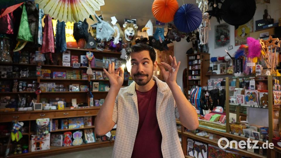 Alexander Merk erfindet auch einige Zaubertricks. Bild: Manuel Genolet/dpa