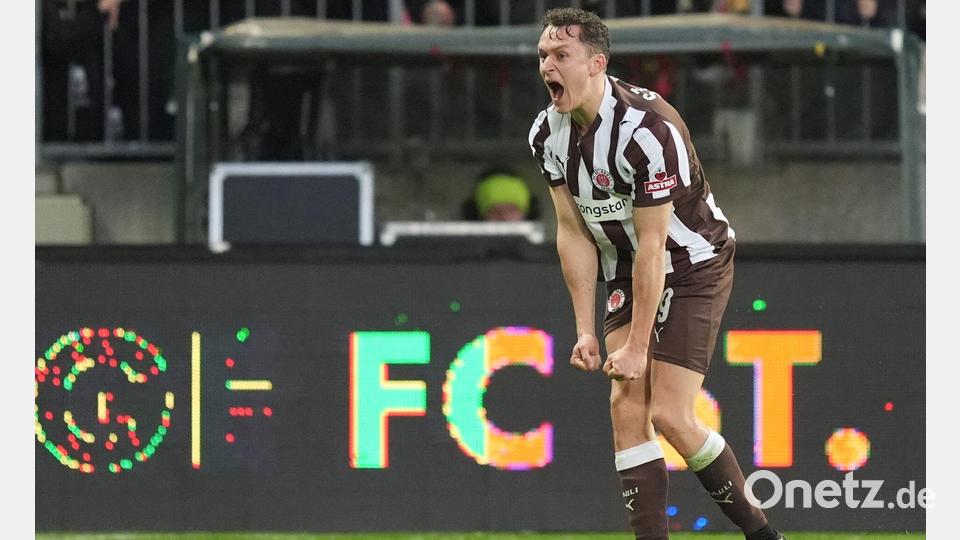Martijn Kaars jubelt über seinen Treffer zum 1:0 für den FC St. Pauli. Bild: Marcus Brandt/dpa