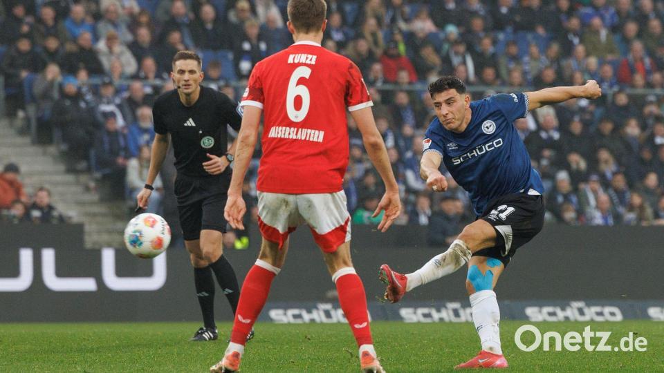 Stefano Russos Distanzschuss landete nur an der Latte. Bild: Friso Gentsch/dpa