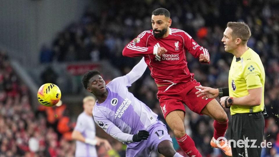 War nach seiner Einwechslung um Offensivaktionen bemüht: Mohamed Salah (in Rot). Bild: Jon Super/AP/dpa