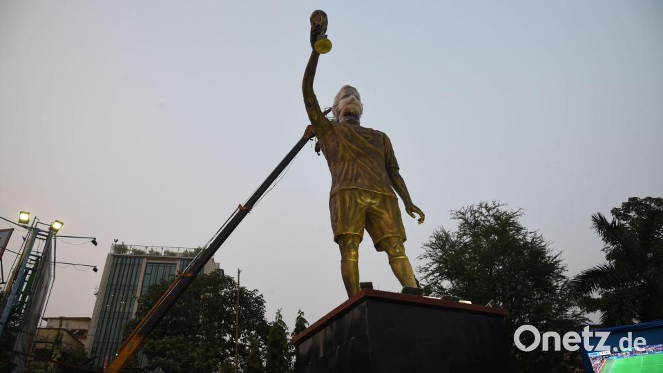 Die Statue für Lionel Messi in Kalkutta ist mehr als 20 Meter hoch. Bild: Debajyoti Chakraborty/News Images via ZUMA Press Wire/dpa