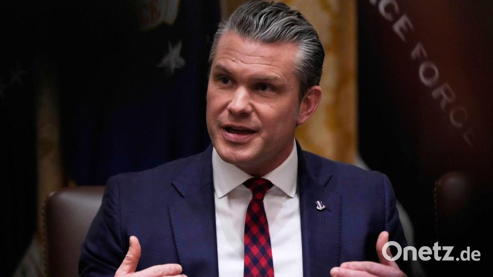 Verteidigungsminister Pete Hegseth bestätigt Tod von US-Soldaten in Syrien Bild: Julia Demaree Nikhinson/AP/dpa
