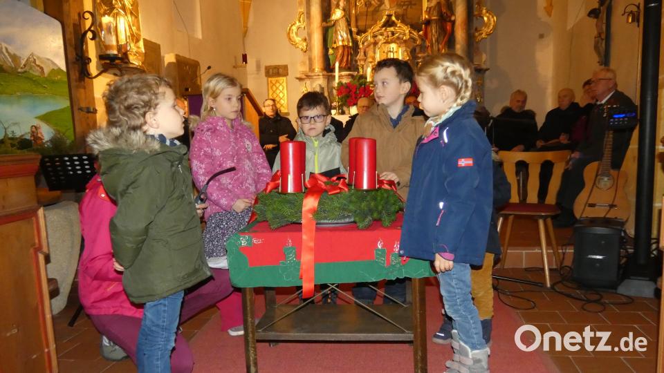 Die Kinder waren in dem Anspiel "Das kleine Licht im Advent" zu sehen. Bild: hdk