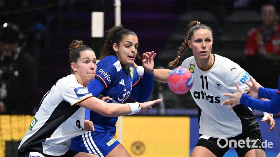 Wichtigste Stützen in der Abwehr: Emily Vogel (l) und Xenia Smits. Bild: Federico Gambarini/dpa