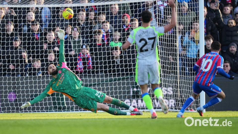 Yeremy Pino vergab die Chance zur Führung für Crystal Palace, als er freistehend die Latte traf. Bild: Kin Cheung/AP/dpa