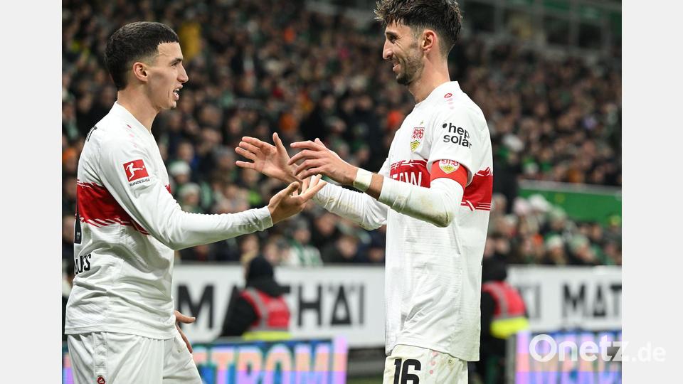 Der VfB Stuttgart bejubelte einen wichtigen Auswärtssieg. Bild: Carmen Jaspersen/dpa